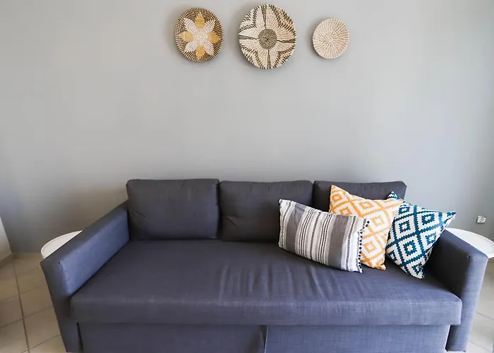 Rhodes Town Garden Apartment