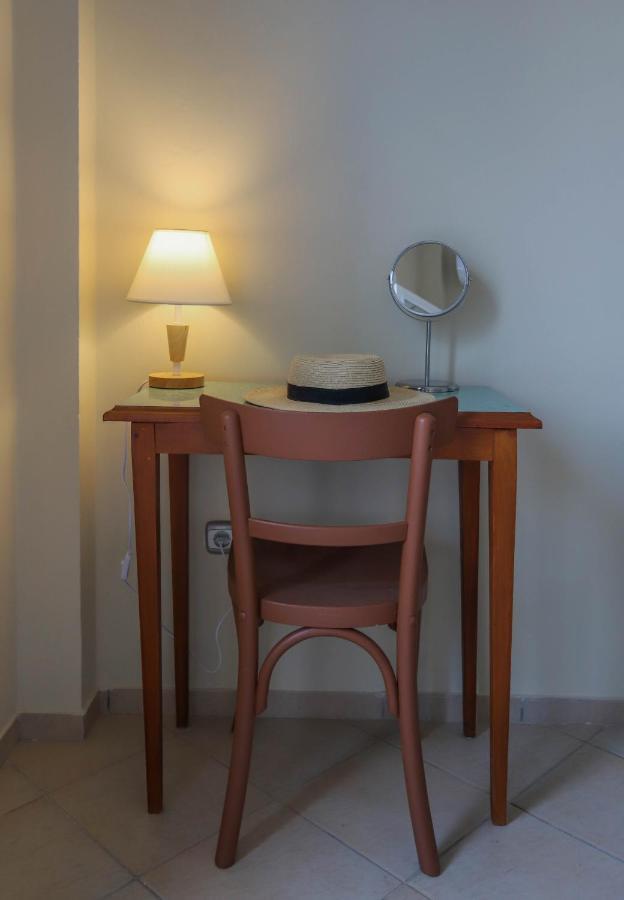 Rhodes Town Garden Apartment *